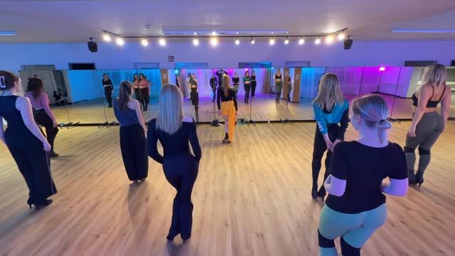 Instagram post from dance_lab_by_inna. This post is in position 1.