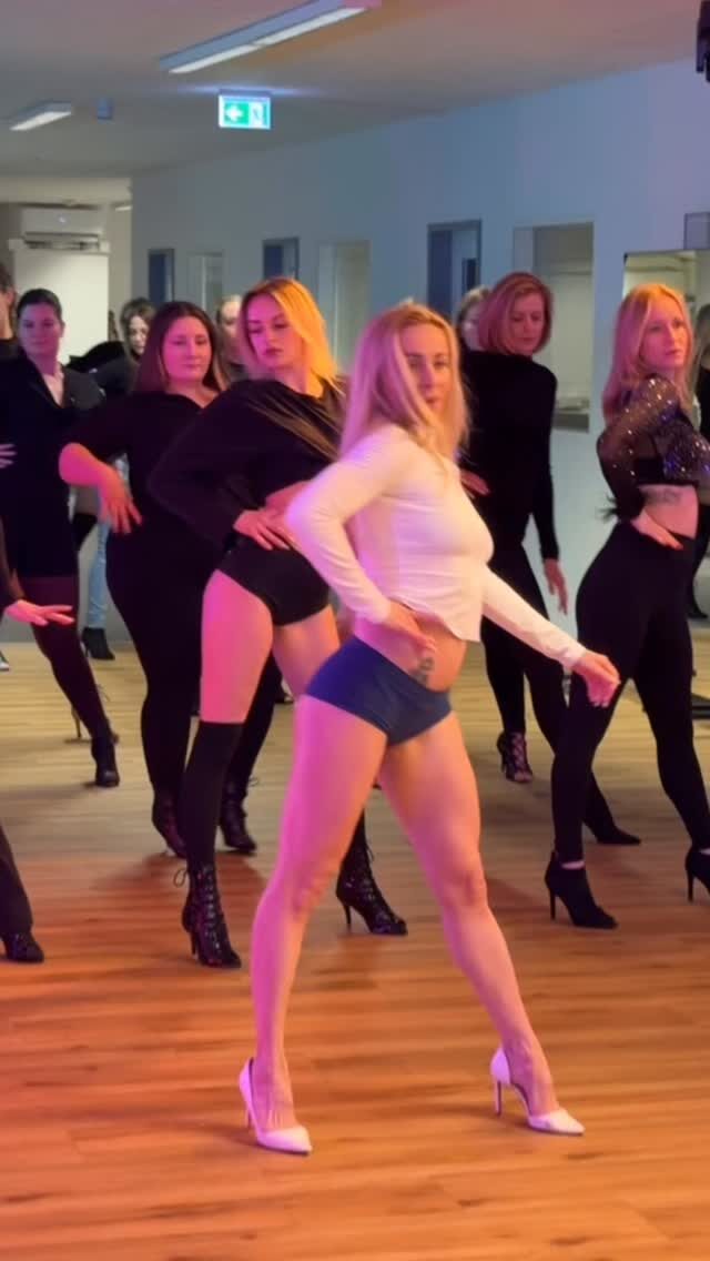 Instagram post from dance_lab_by_inna. This post is in position 3.